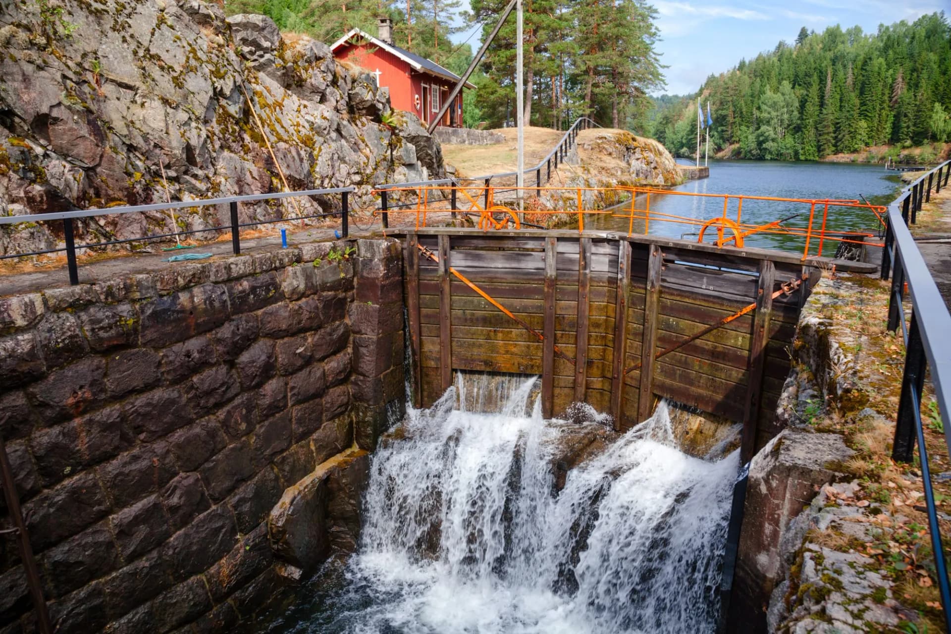 Eidsfoss lock Telemark canal