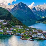 Balestrand. Centre administratif de la municipalité de Balestrand dans le comté de Sogn og Fjordane, en Norvège.