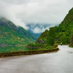 cycliste dans le brouillard norvège